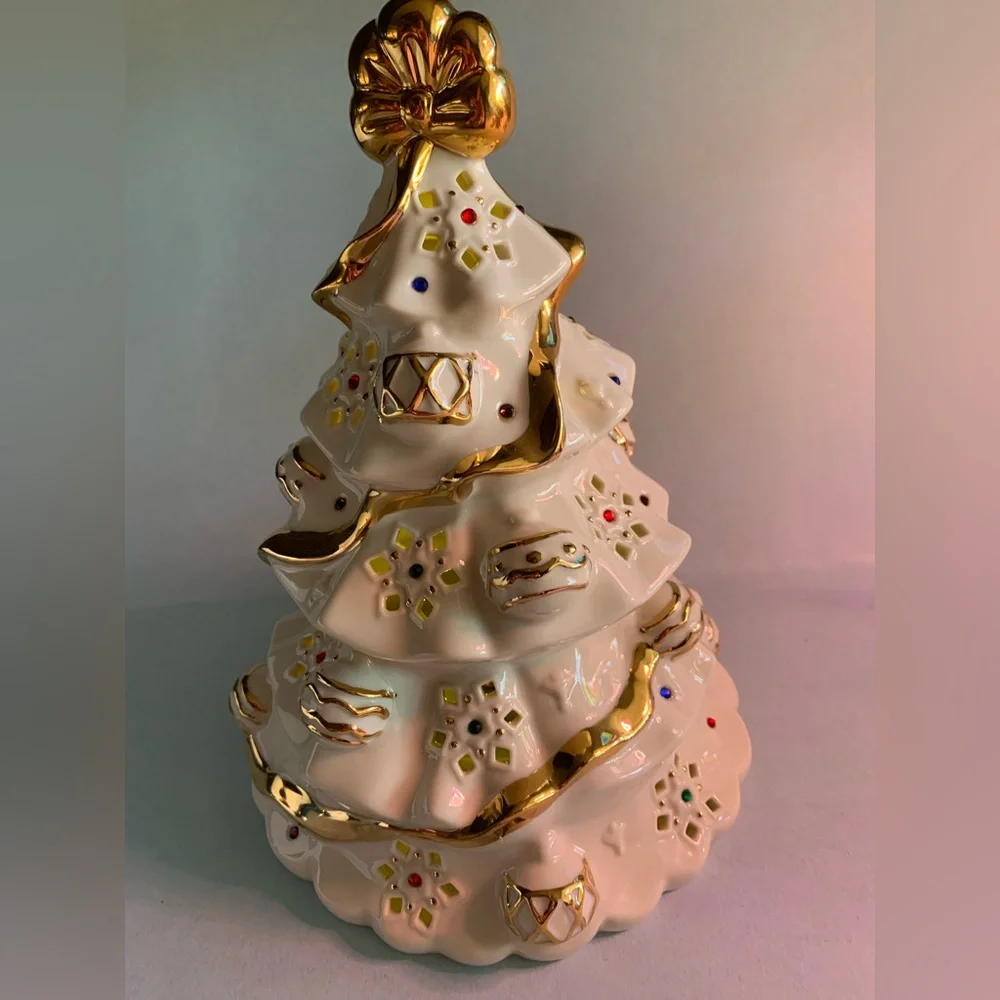 Porcelain Christmas tree with lights - Picture 4 of 5